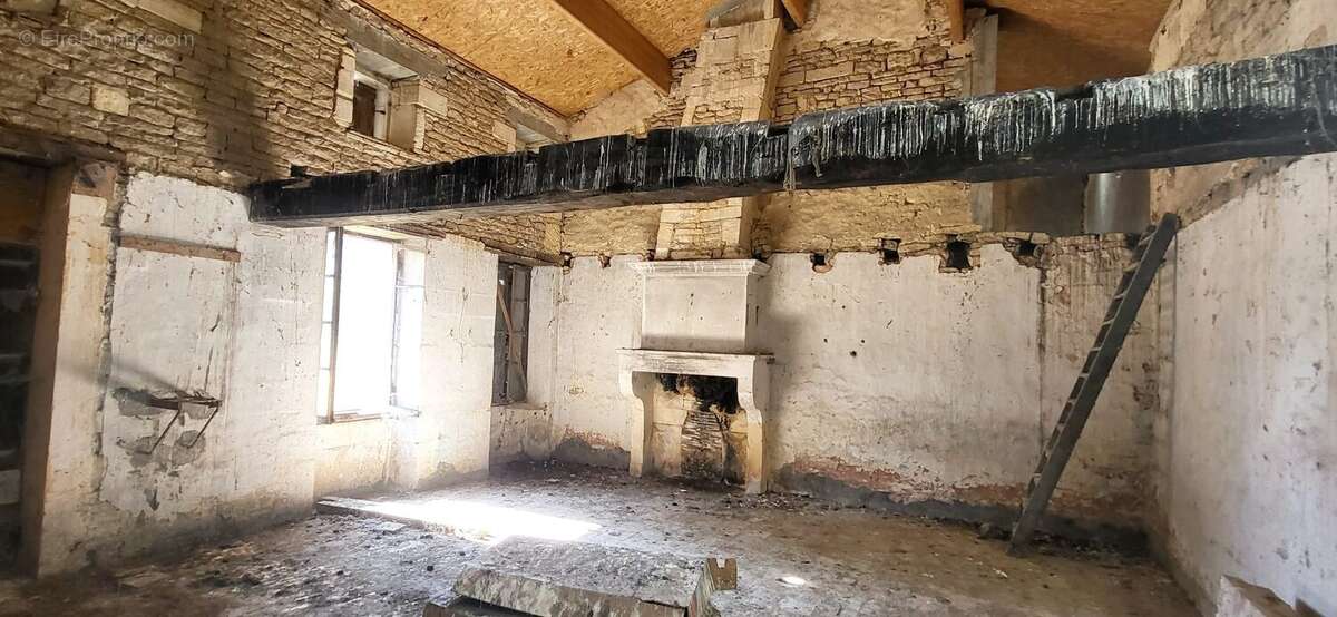 Maison à CHERVES-RICHEMONT