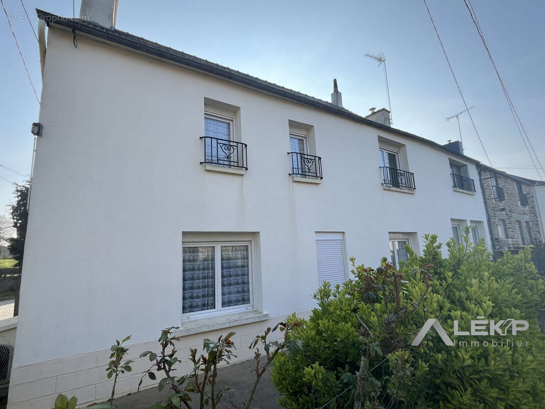 Maison à BAINS-SUR-OUST