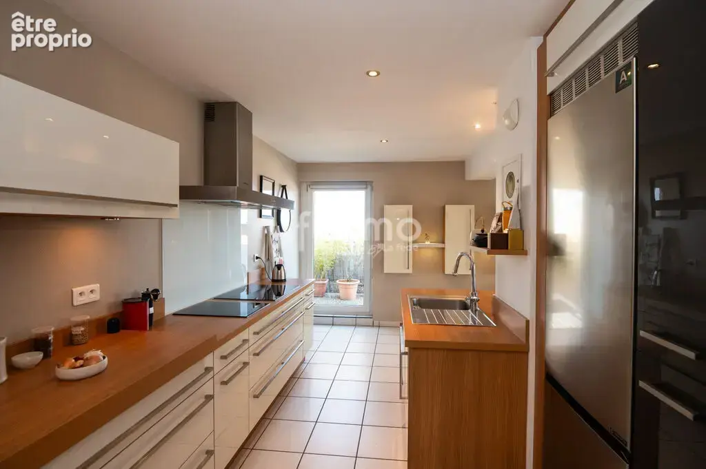 Très bel attique 149 m² env. avec terrasse 63 m², 2 parkings et - photo 5