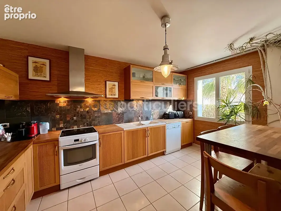 Villa d'exception avec piscine chauffée et gîte indépendant   7 pièce(s) 177.98 m2 - photo 6
