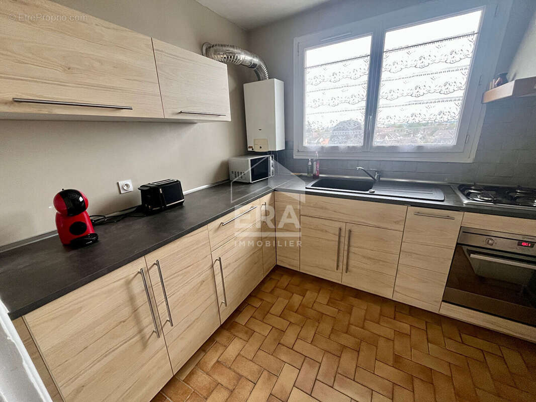 Appartement à LES CLAYES-SOUS-BOIS