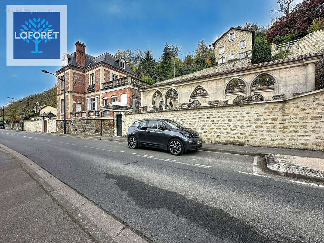 Maison à AUVERS-SUR-OISE