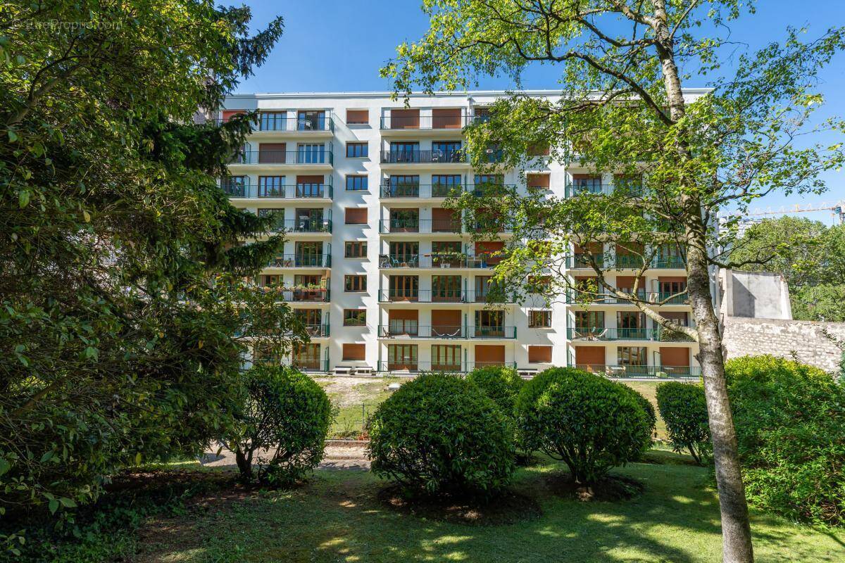 Appartement à ISSY-LES-MOULINEAUX