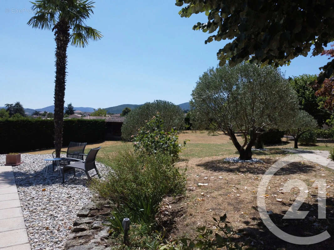 Maison 235 m² à Roiffieux  - photo 6