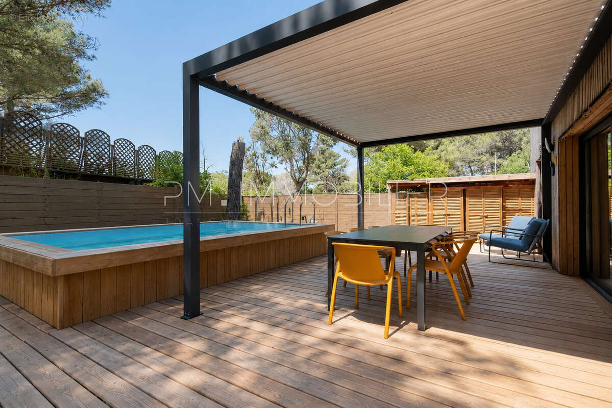 Maison à LE CASTELLET