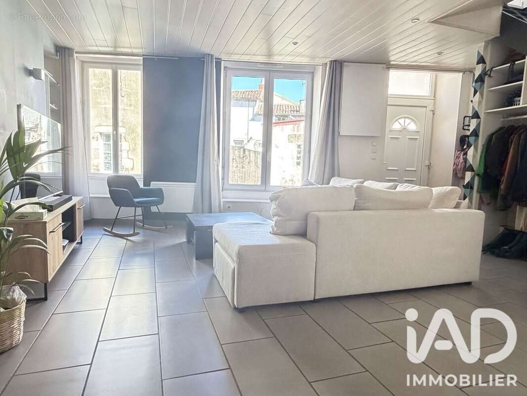 Maison 132 m² à Saint-Amand-Sur-Sevre  - photo 3