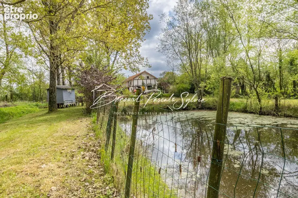 Investissement touristique idéal - Maison rénovée avec étang proche Puy du Fou - photo 4