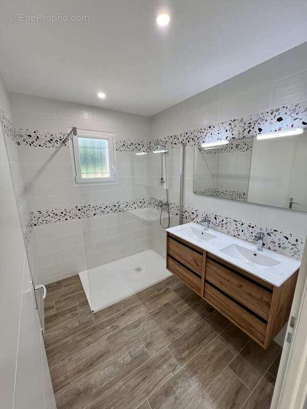 Maison à LES GRANGES-GONTARDES