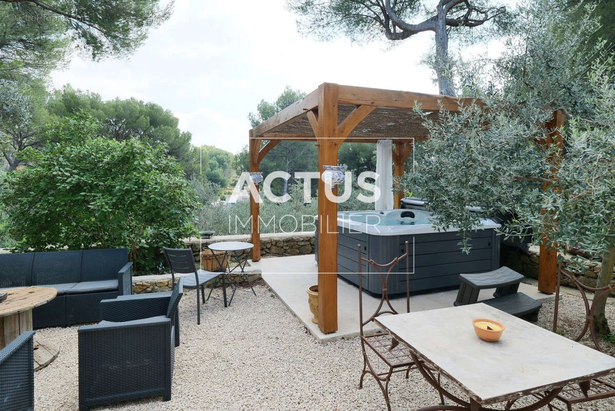 Maison 186 m² à Salon-De-Provence  - photo 7