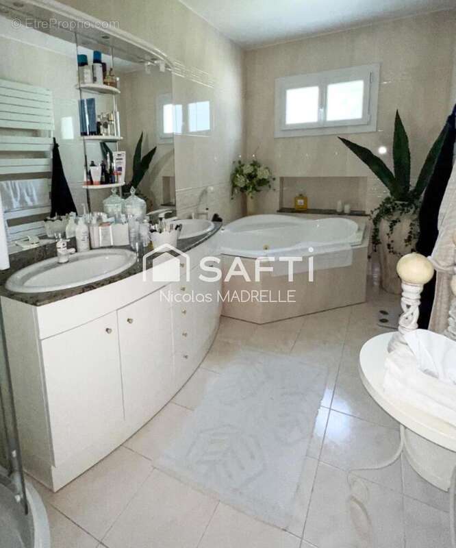 Photo 8 - Maison à AMBARES-ET-LAGRAVE