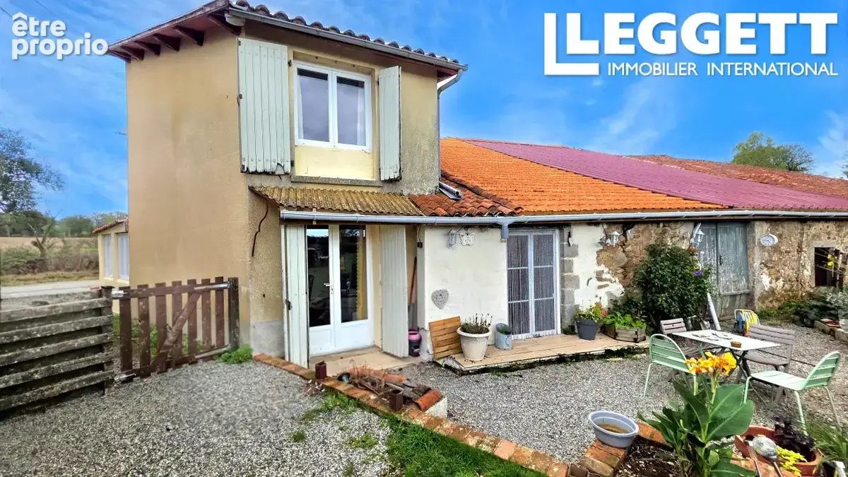Charmante maison en pierre avec 3 chambres, 2 salles de bains, grange attenante et jardin, à 2 km de Lesterps - photo 9