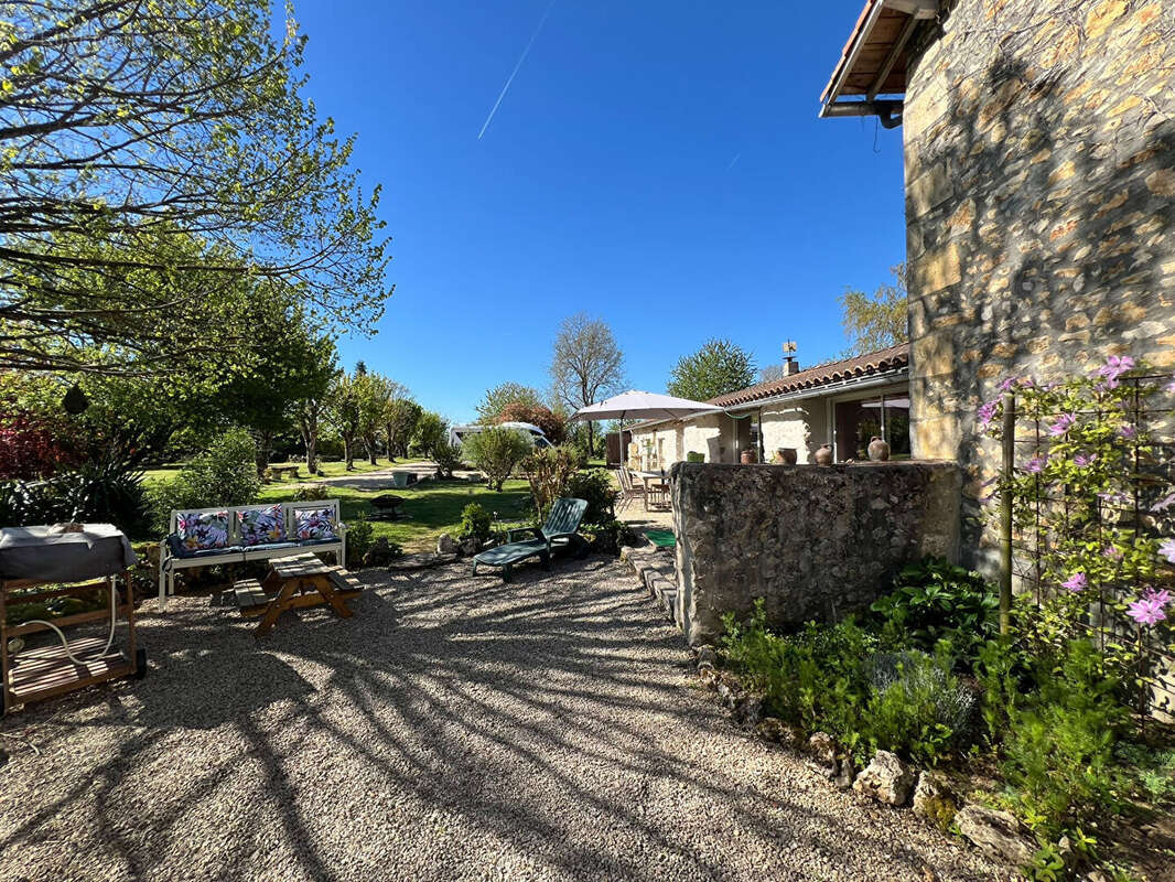 Maison à SAINT-MAURICE-LA-CLOUERE