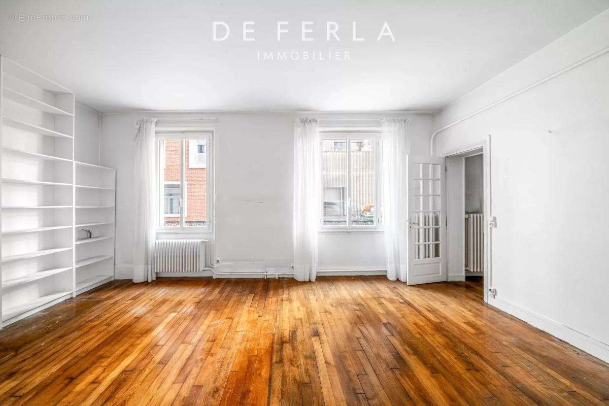 Appartement à PARIS-14E