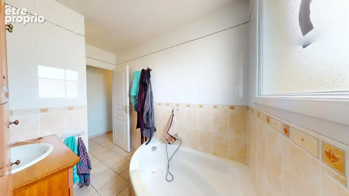 Maison à vendre 8 pièces, 4 chambres à  SAINT MARS LA JAILLE (44) - photo 13