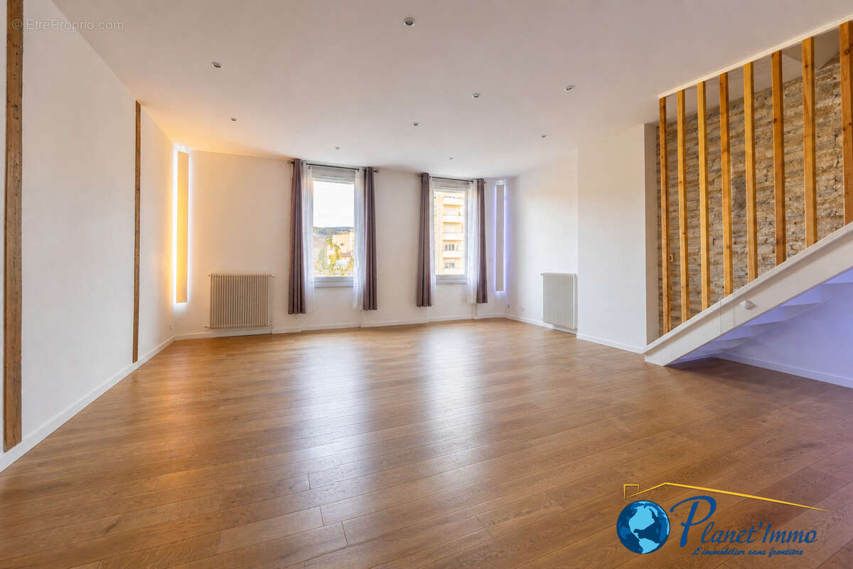 Appartement à SAINT-ETIENNE