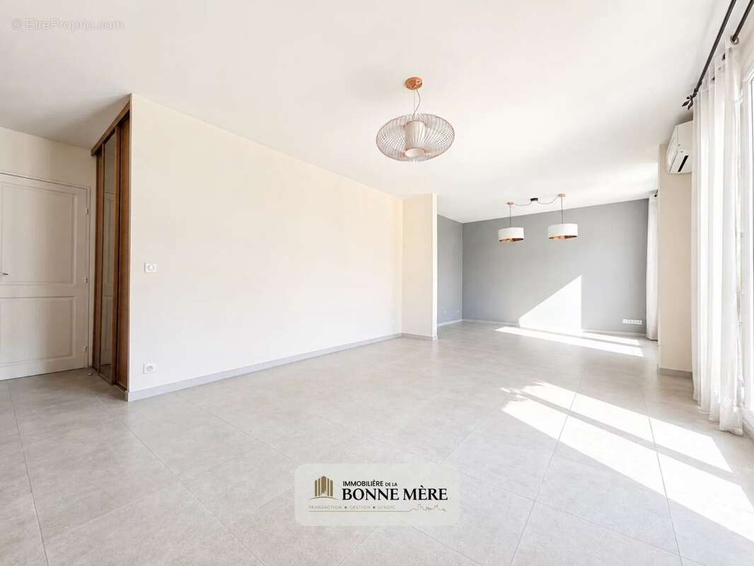 Appartement à MARSEILLE-11E
