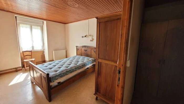 Maison à MIRANDOL-BOURGNOUNAC