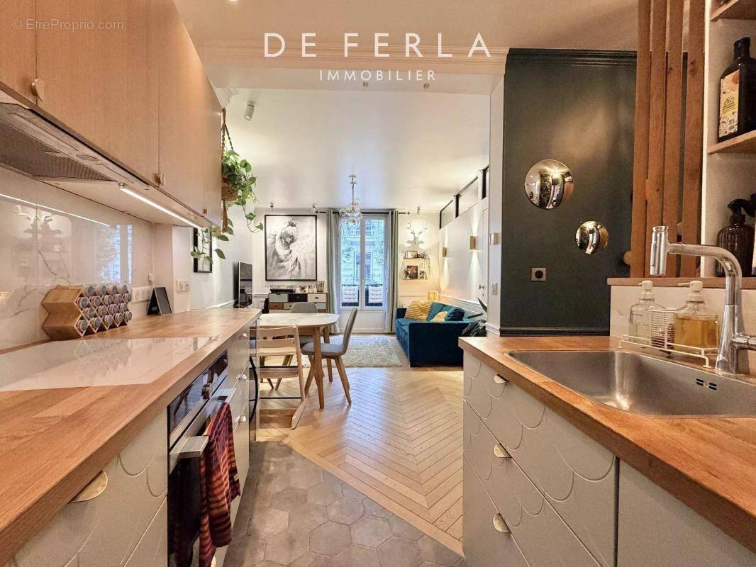 Appartement à PARIS-18E