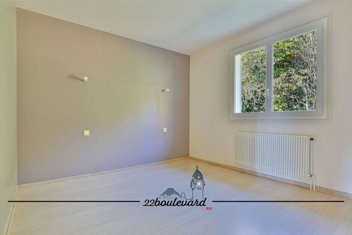 Maison à BONNAC-LA-COTE