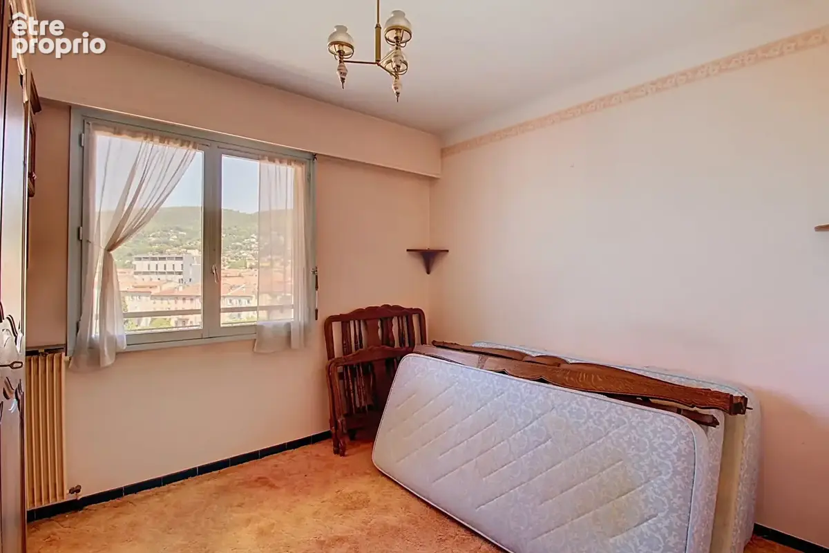 A VENDRE  ! Appartement 3 pièces à Draguignan - Dernier étage avec vue et terrasses - photo 11