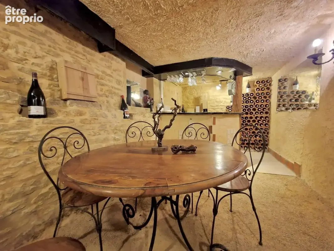 Propriété dans le Beaujolais les Pierres Dorées avec piscine et grande dépendance - photo 3
