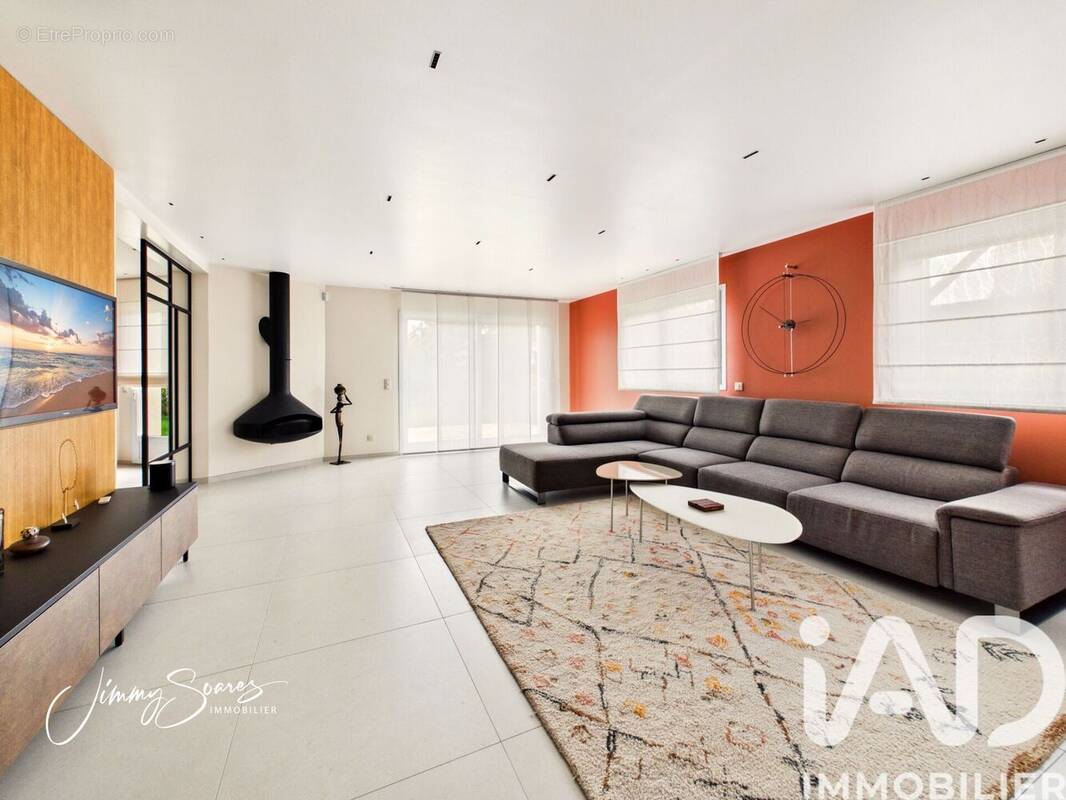 Photo 1 - Maison à CHEVRY-COSSIGNY