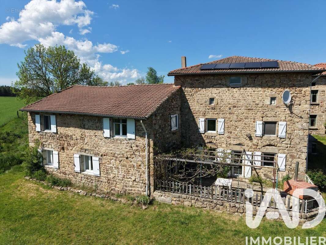 Maison 248 m² à Usson-En-Forez  - photo 4