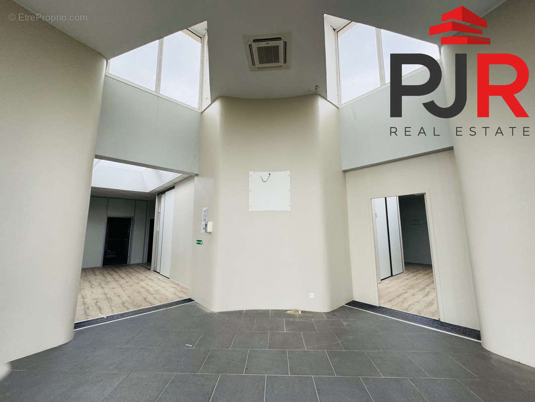 Commerce à GONDREVILLE