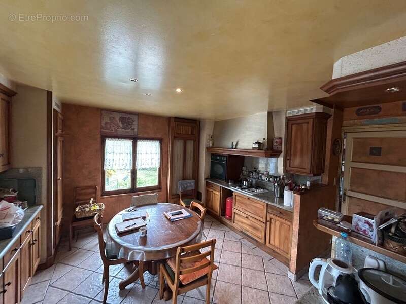 Maison à BRISON-SAINT-INNOCENT