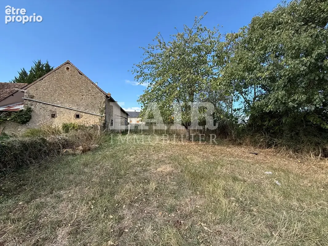 Corps de ferme rare avec dépendances et terrain réf:F15703 - photo 11