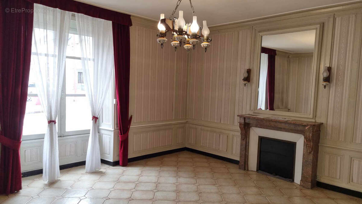 Maison à SAINT-CALAIS