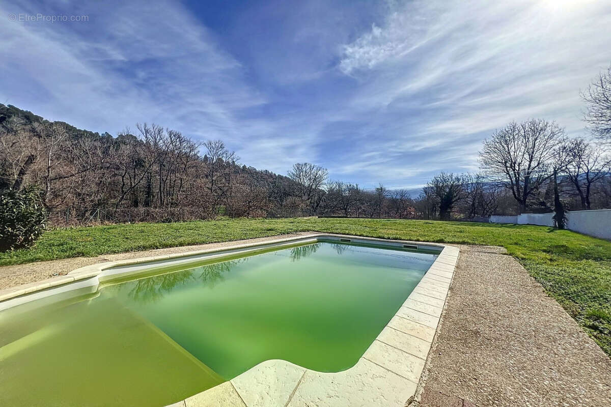 Maison à SAIGNON