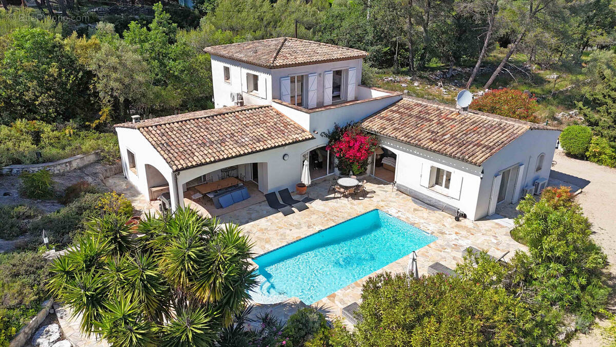 Maison à TOURRETTES-SUR-LOUP