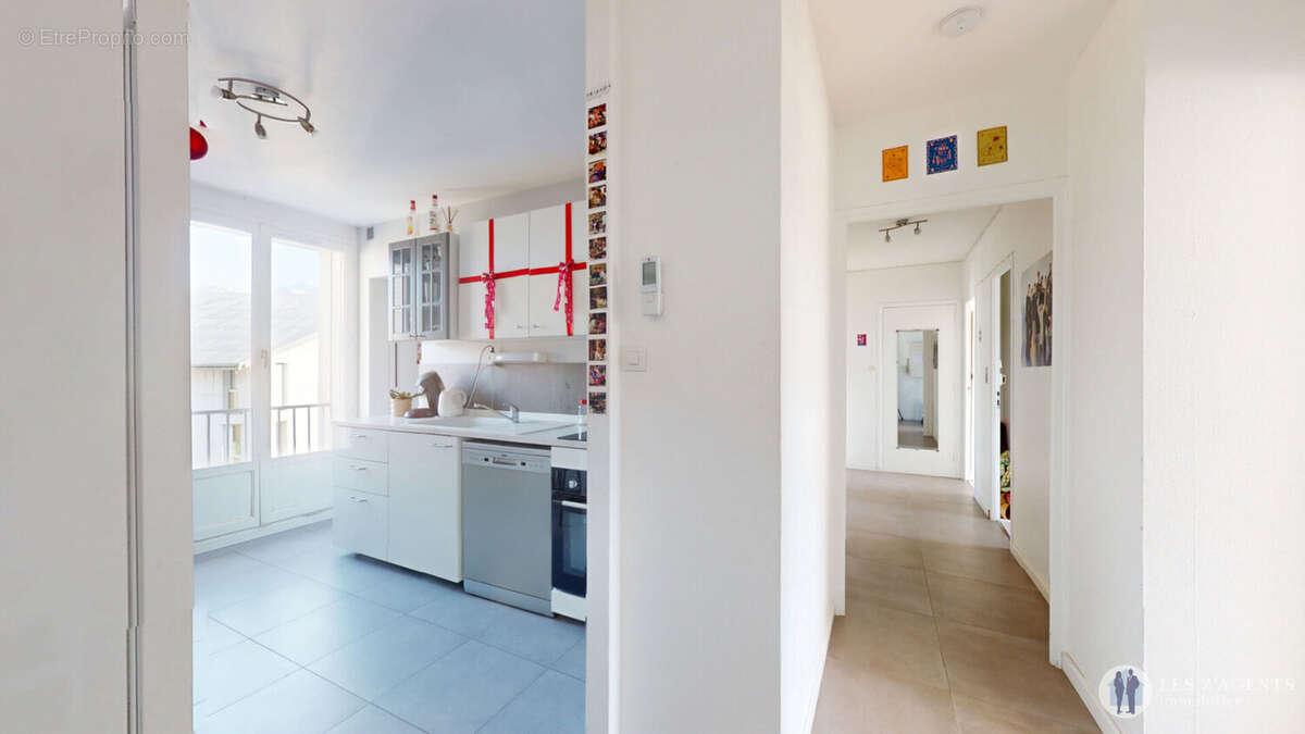 Appartement à SAINT-MARTIN-D'HERES