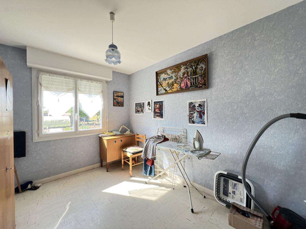 Maison à SAINT-MACAIRE-EN-MAUGES