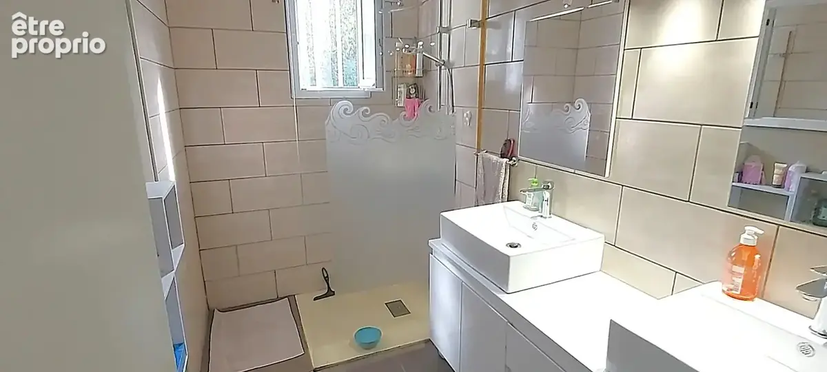 Villa T4/5 de plain-pied avec piscine, ainsi qu'un appartement T2 indépendant et des dépendances. - photo 17
