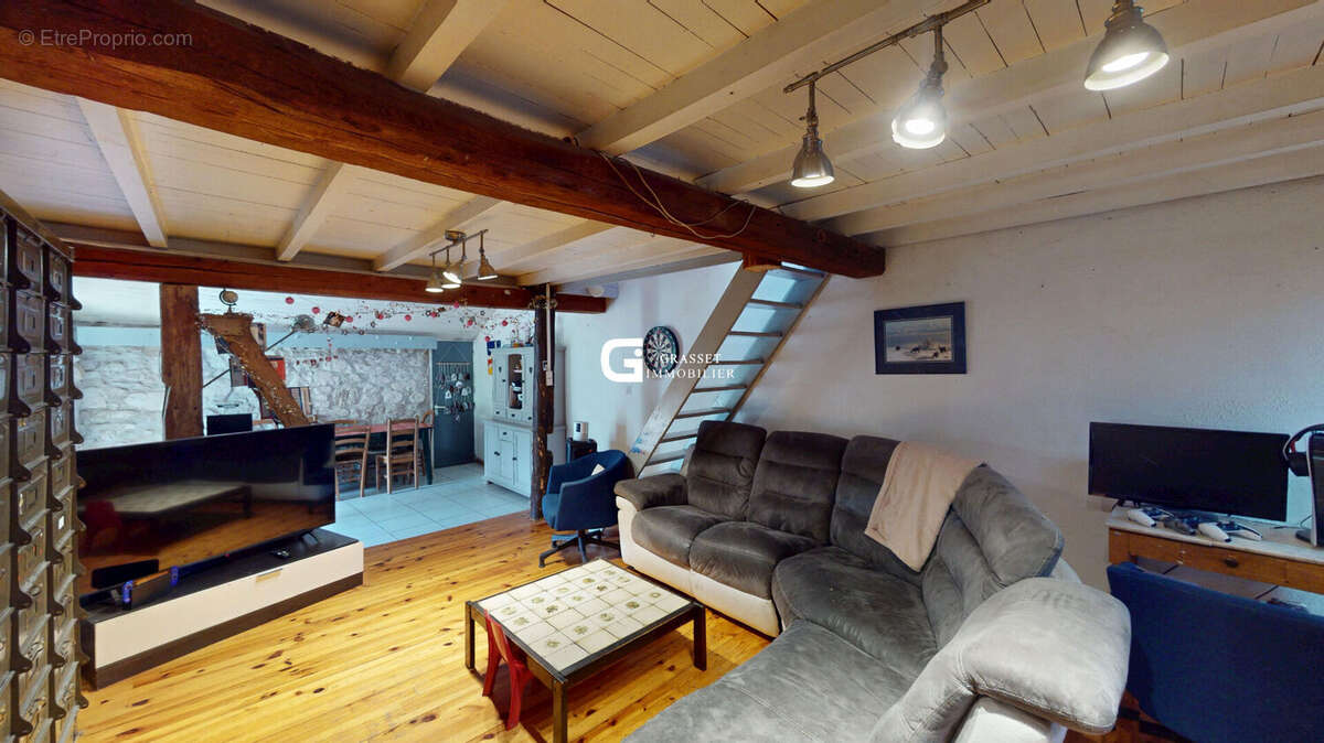 Maison à LALLEYRIAT