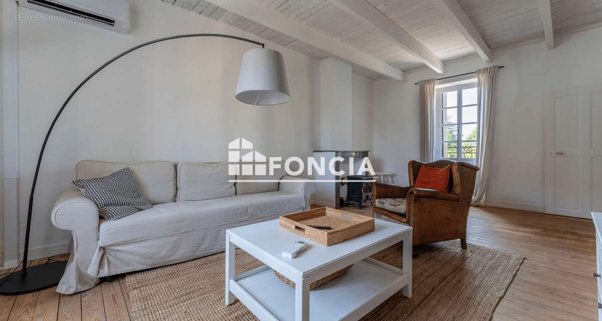 Maison à SAINT-LAURENT-LA-VERNEDE