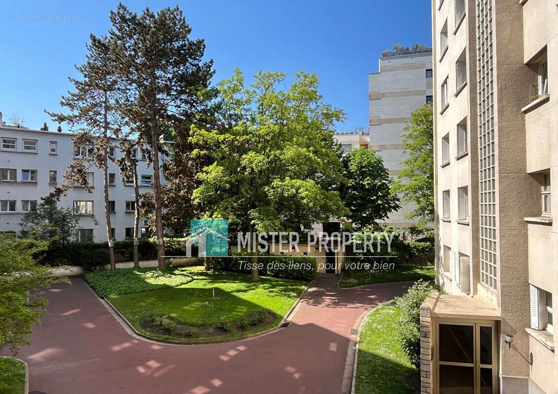 Appartement à NEUILLY-SUR-SEINE