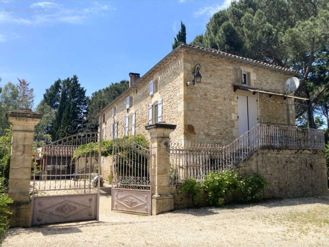Maison à PUY-L&#039;EVEQUE