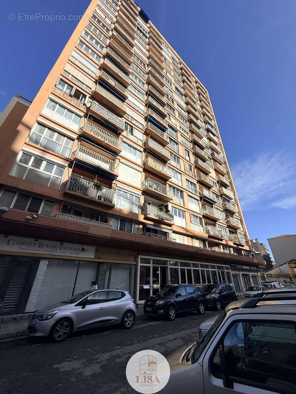 Appartement à MARSEILLE-5E