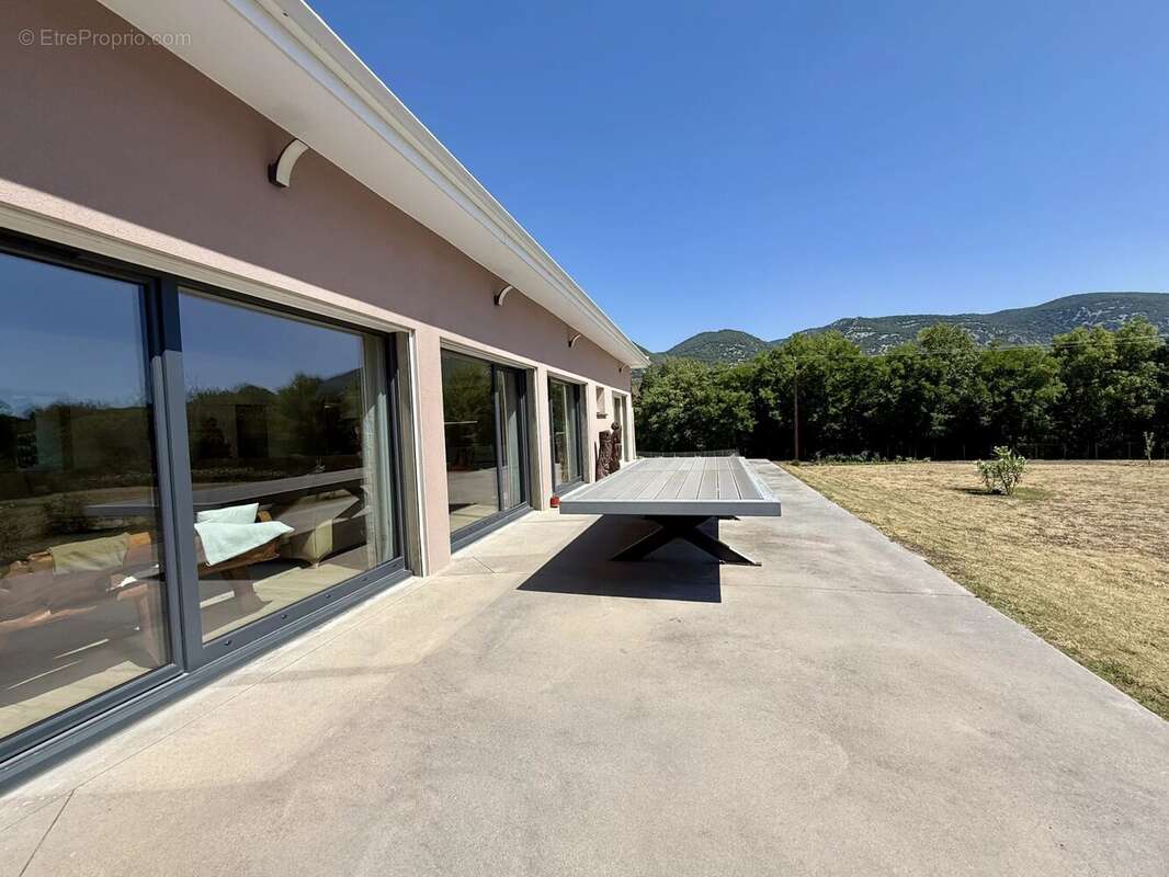 Caudiès-de-Fenouillèdes: maison contemporaine économe en énergie sur un grand terrain - photo 2