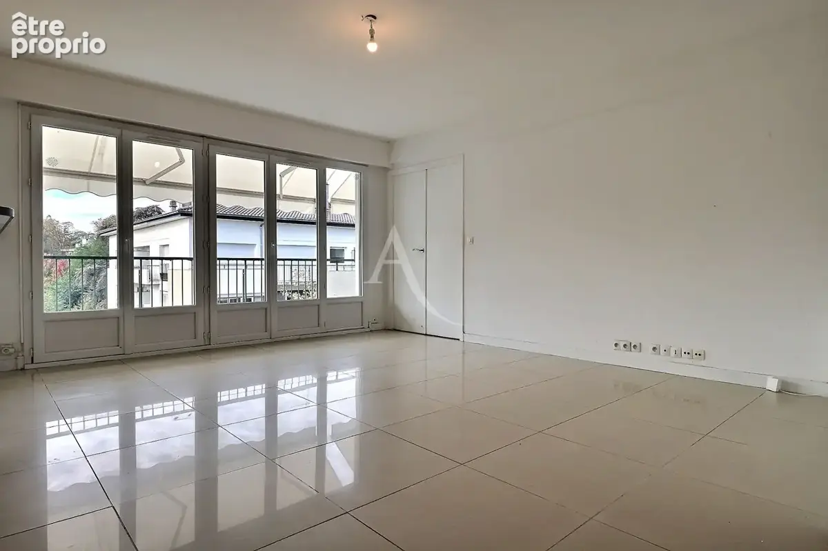 Bel Appartement Maisons Laffitte 5 pièce(s) 86,97 m2  (3 chambres) + chbre de service  (9,48 m²) au calme ! - photo 6