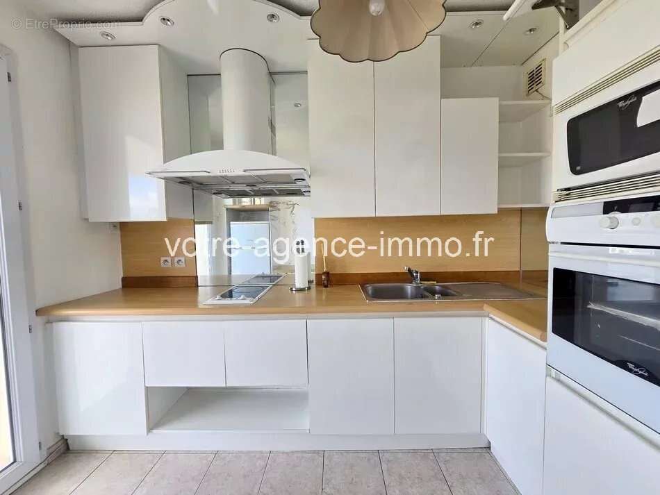 Appartement à SAINT-LAURENT-DU-VAR