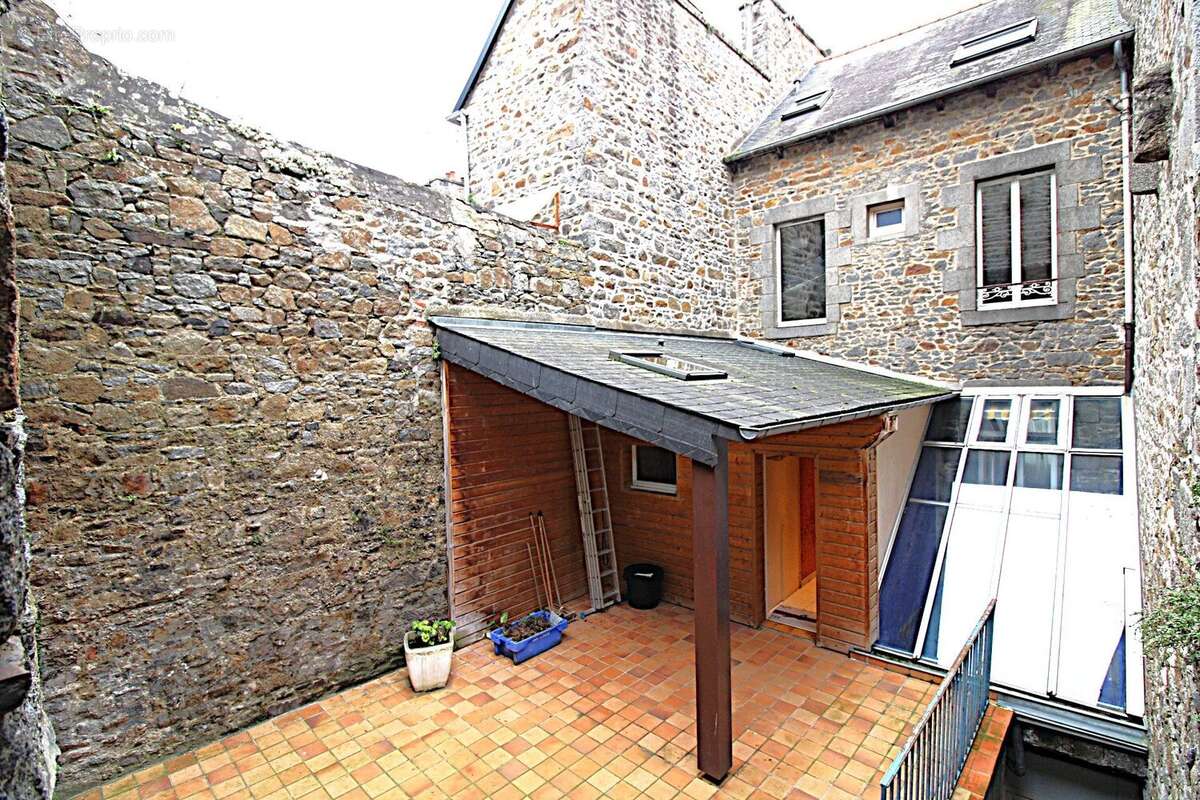 Appartement 213 m² à Saint-Brieuc  - photo 3