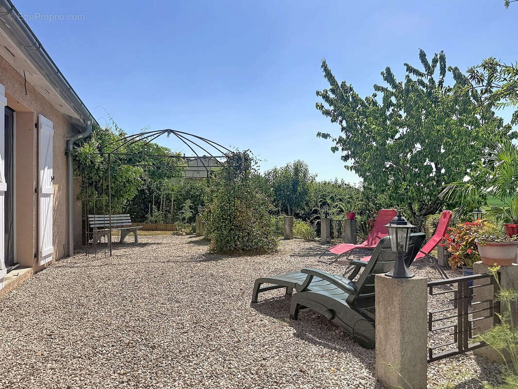 Maison de plain-pied de 109,5 m2 sur terrain constructible de 1 026 m2 - photo 16