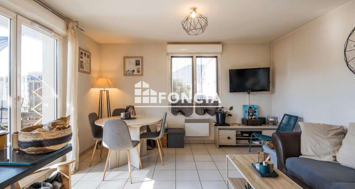 Luminosité,  confort de vie et praticité au menu - 3 pièces sur Onet-le-Château - photo 5