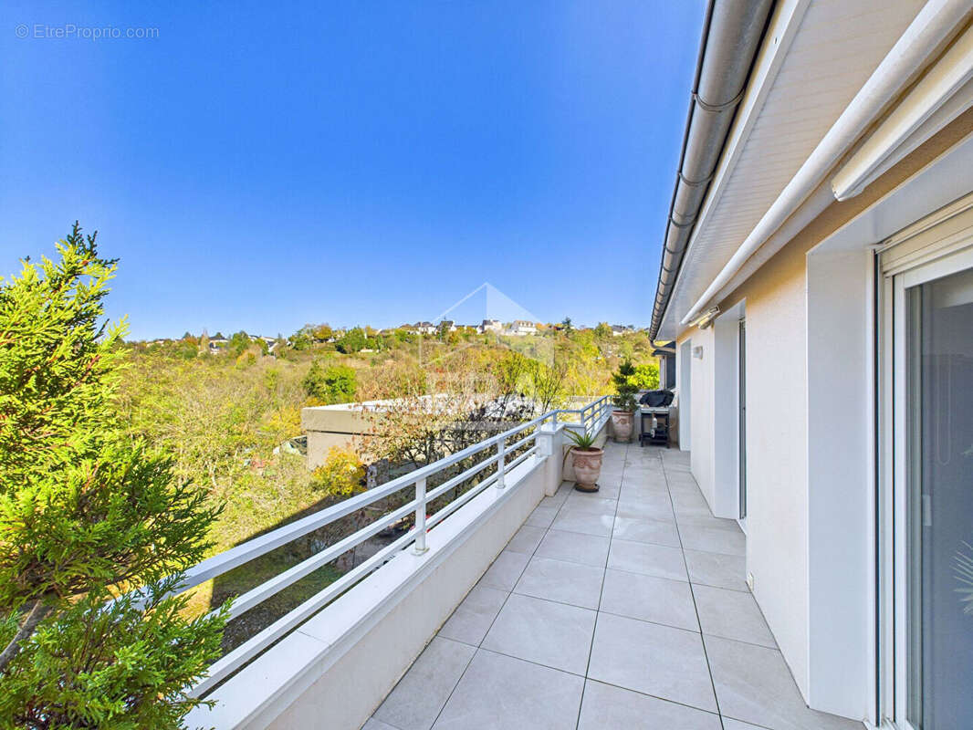 Appartement à ONET-LE-CHATEAU