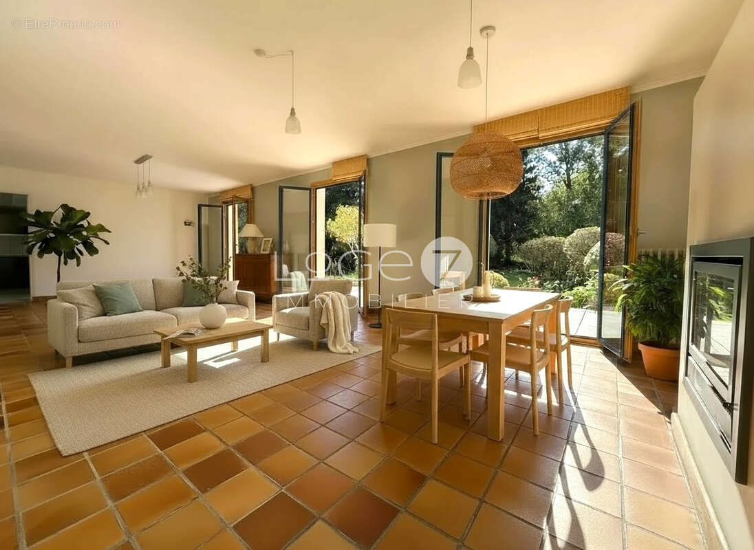 Maison avec vie de plain-pied sur un magnifique parc paysagé - photo 4