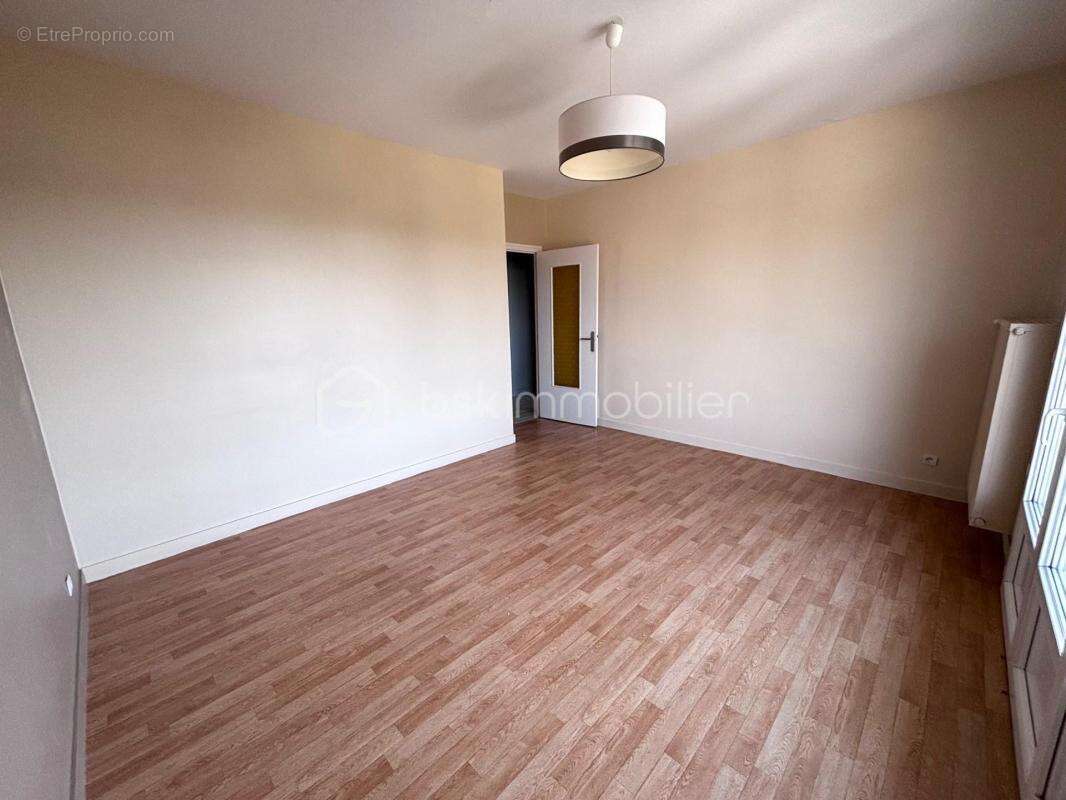 Appartement à SAINT-CYR-SUR-LOIRE